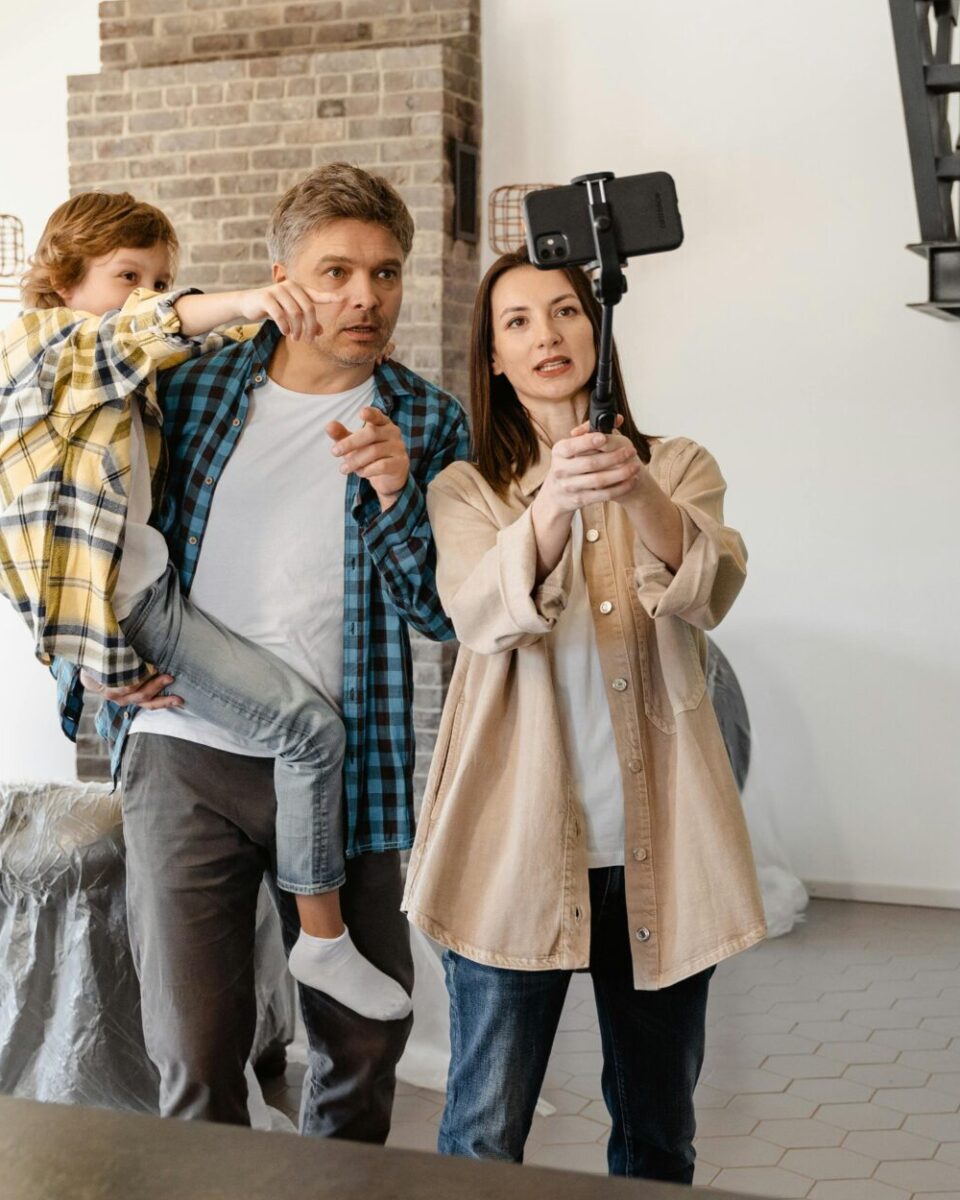 Dijelite slike svog djeteta na mrežama? Evo zašto to može biti opasno!