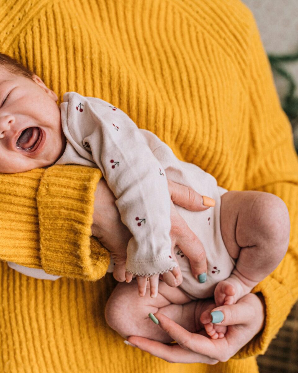 Beba ne prestaje plakati: što je razlog i kako joj pomoći!