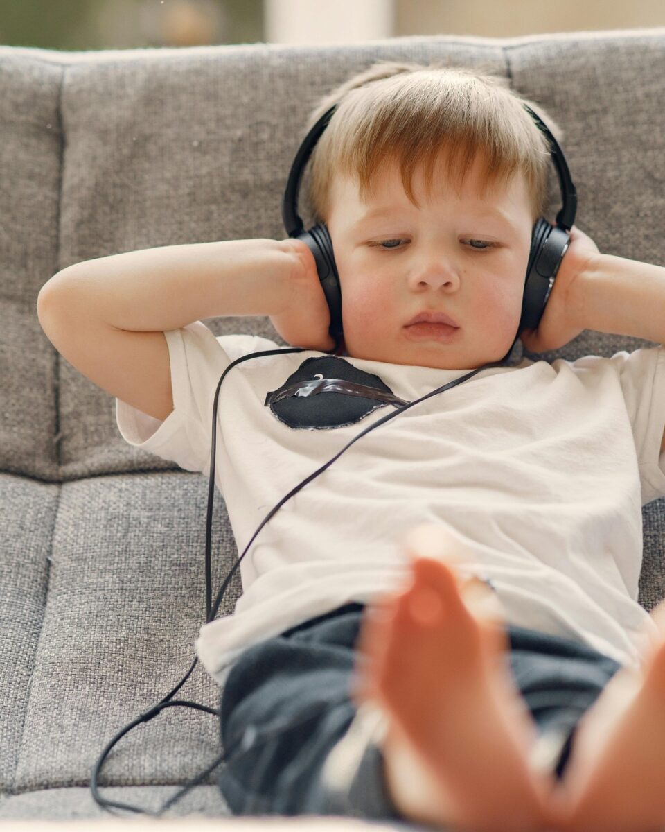 Jesu li slušalice sigurne za dječji sluh?