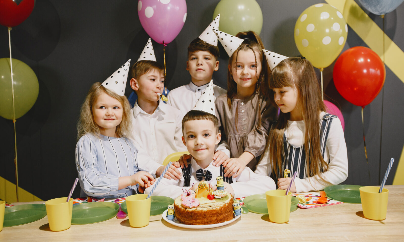 Dječak slavi rođendan