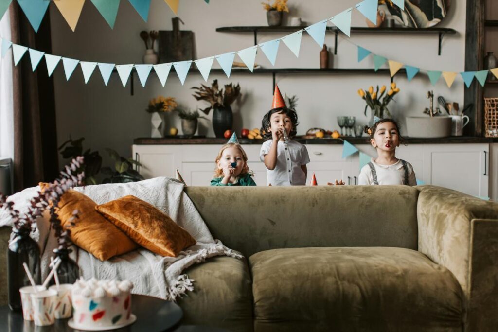 Djeca na dječjem rođendanu