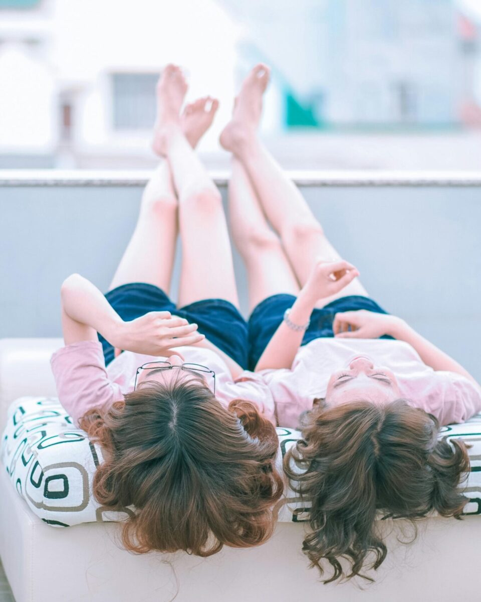 Prve dlačice u pubertetu mogu iznenaditi i djevojčice i roditelje, evo što trebate znati!