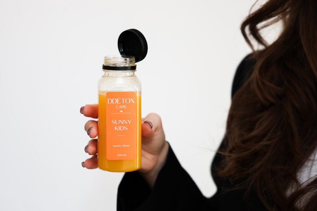 Bočice DDetox hladno prešanih sokova od voća i povrća