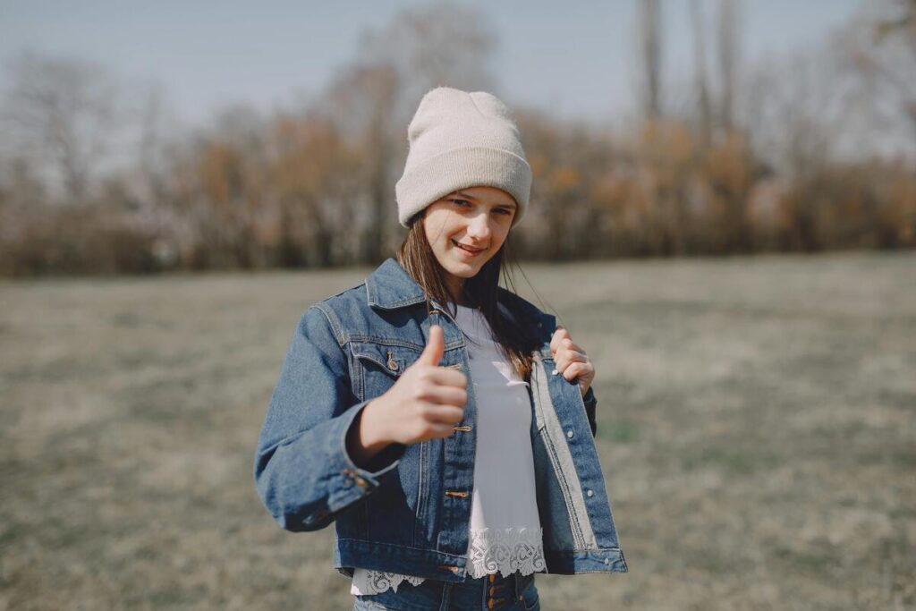 Tinejdžerica u šetnji