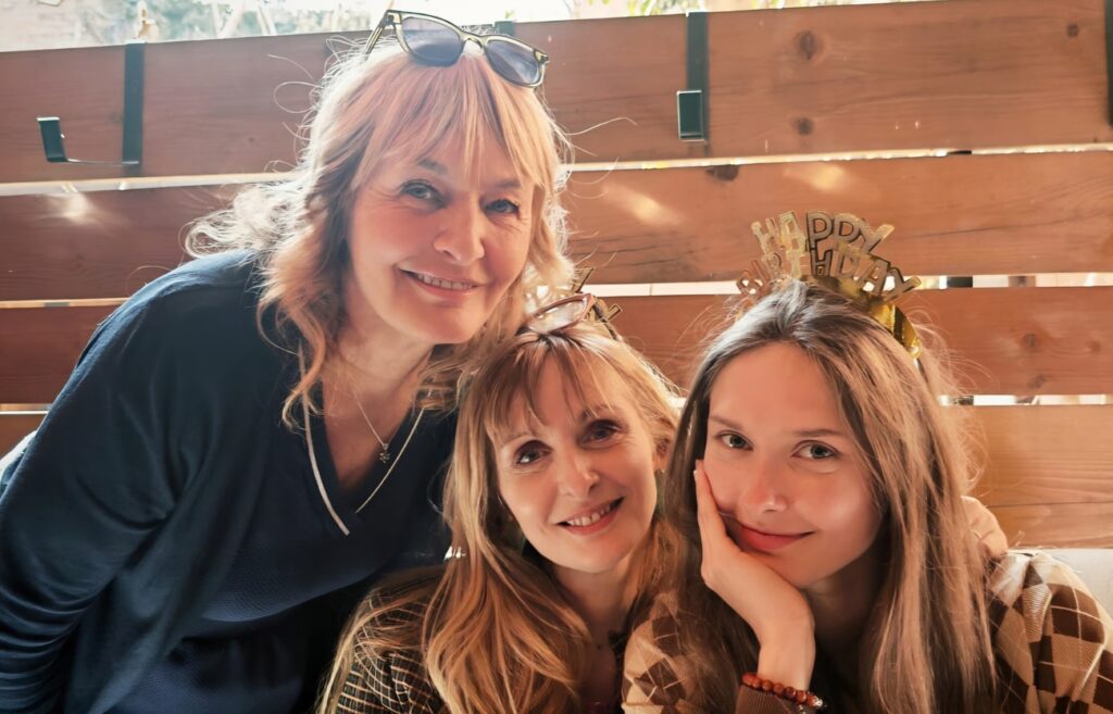 Spisateljica Sanja Pilić s kćerkom Vladimirom i unukom Mašom