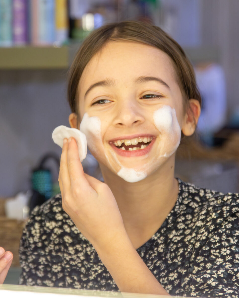 Evo zašto djeca nikako ne bi trebala kopirati skincare rutine odraslih!