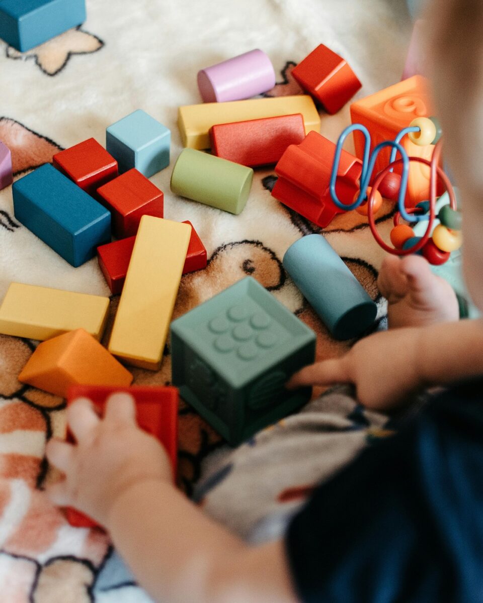 Može li manje igračaka značiti više prave igre?