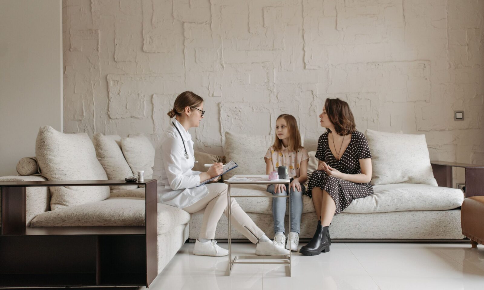 Ovih 12 pitanja možete postaviti pedijatru – i vjerojatno ih se niste sjetili